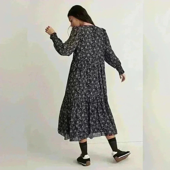 Madewell Georgette V-Neck Tiered Midi Dress in Enchanted Floral - Picture 3 of 10